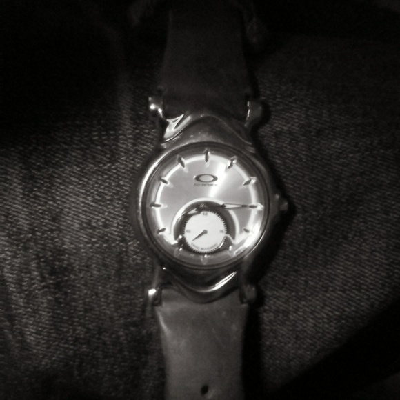 Oakley watch - Picture 2 of 7